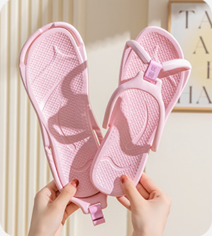 Składane klapki podróżne, które zajmują minimalne miejsce w walizce