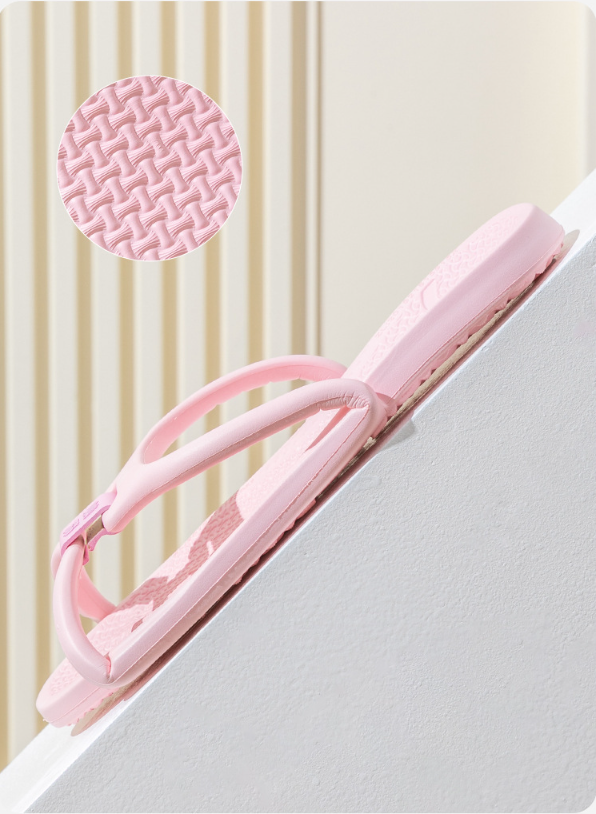 Składane klapki podróżne, które zajmują minimalne miejsce w walizce